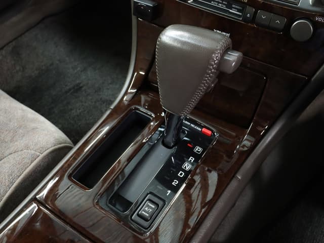 1998 Nissan Cima JDM car for sale — photo 13 of 25