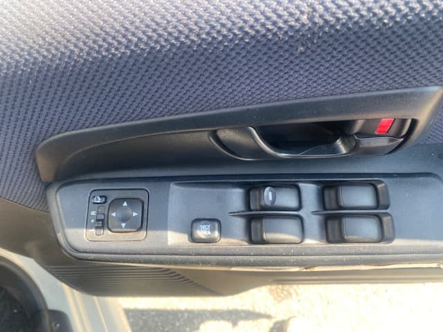 2006 Mitsubishi Pajero JDM car for sale — photo 15 of 25
