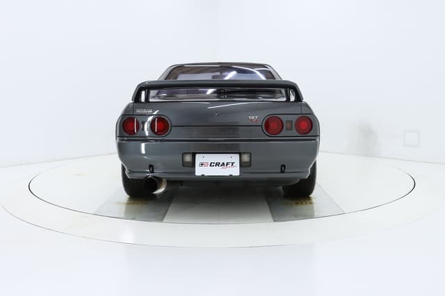 1992 Nissan Skyline JDM car for sale — photo 3 of 10