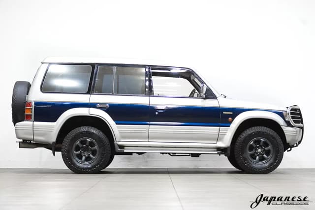 1995 Mitsubishi Pajero JDM car for sale — photo 5 of 25