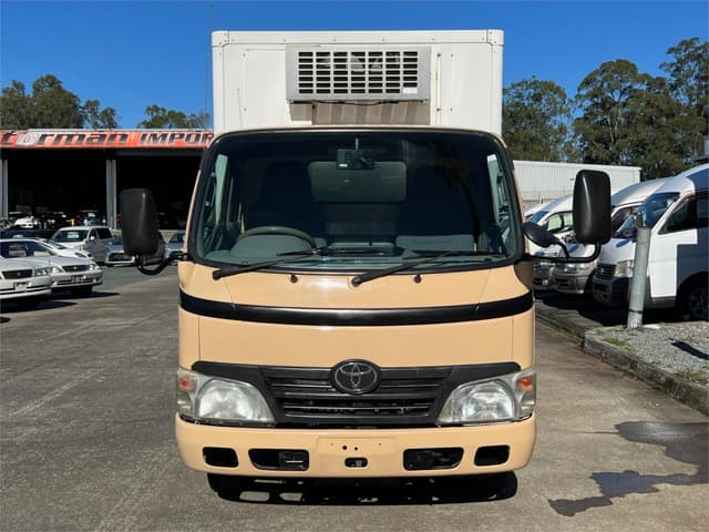 2008 Toyota Dyna JDM car for sale — photo 2 of 18