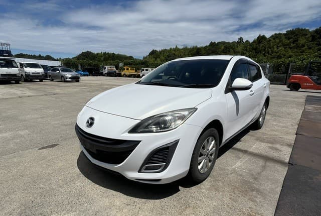 2011 Mazda Axela JDM car for sale — photo 3 of 25