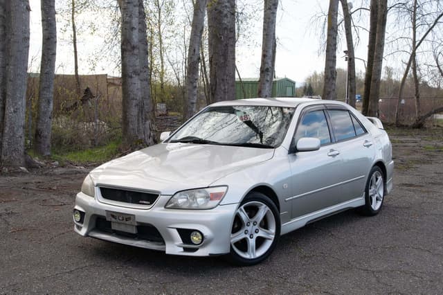 2001 Toyota Altezza JDM car for sale — photo 3 of 17