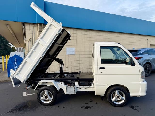 2001 Daihatsu Hijet JDM car for sale — photo 14 of 25