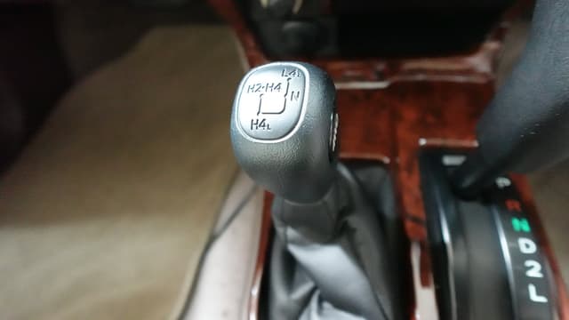 1999 Toyota Hilux Surf JDM car for sale — photo 15 of 21