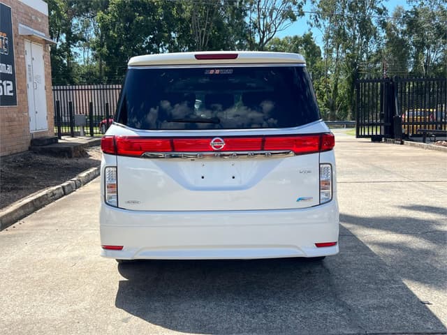 2011 Nissan Elgrand JDM car for sale — photo 7 of 16
