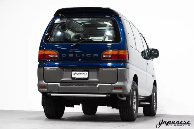 1997 Mitsubishi Delica JDM car for sale — photo 8 of 25