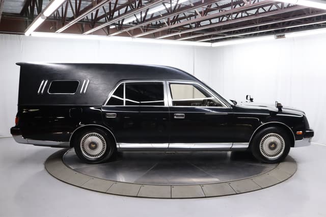 1997 Toyota Century JDM car for sale — photo 8 of 25
