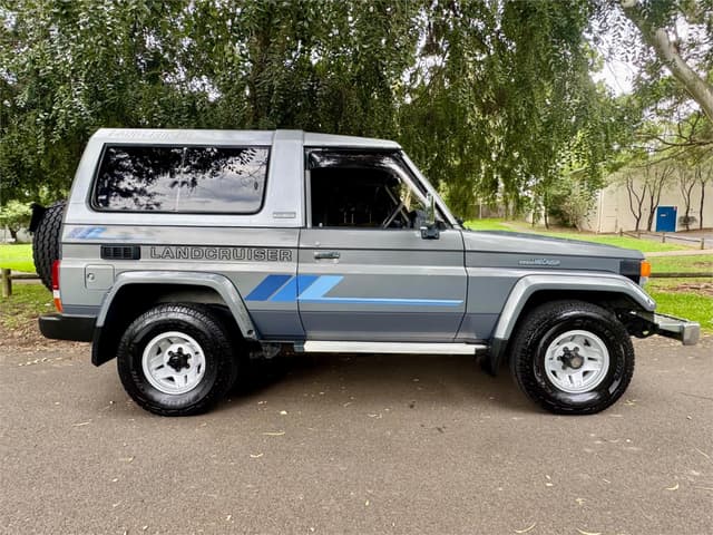 1999 Toyota Land Cruiser JDM car for sale — photo 4 of 25