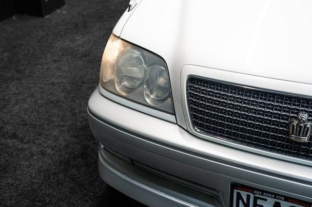 1999 Toyota Crown JDM car for sale — photo 9 of 19
