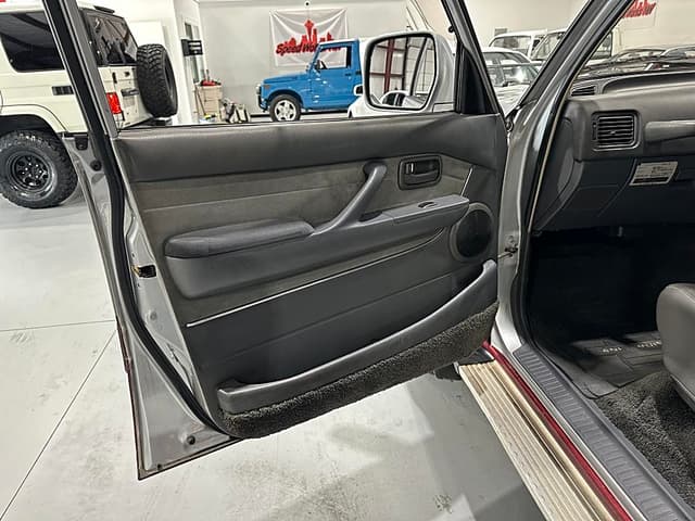 1990 Toyota Land Cruiser JDM car for sale — photo 17 of 20