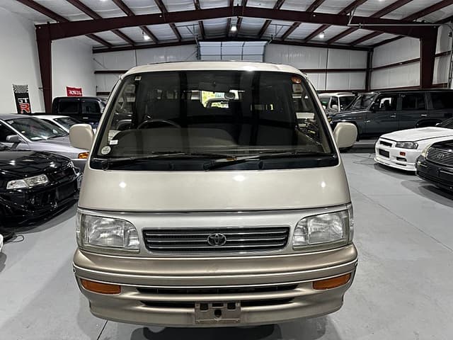 1994 Toyota HiAce JDM car for sale — photo 3 of 16