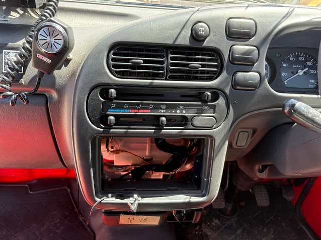 1998 Daihatsu Hijet JDM car for sale — photo 22 of 25