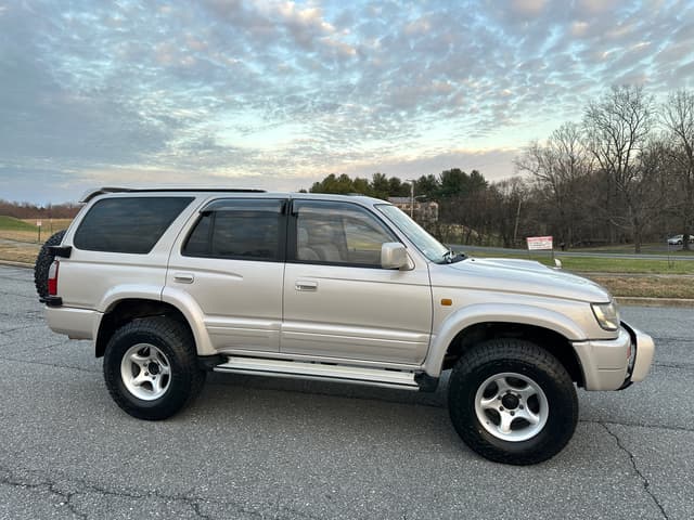 1996 Toyota Hilux Surf JDM car for sale — photo 3 of 10