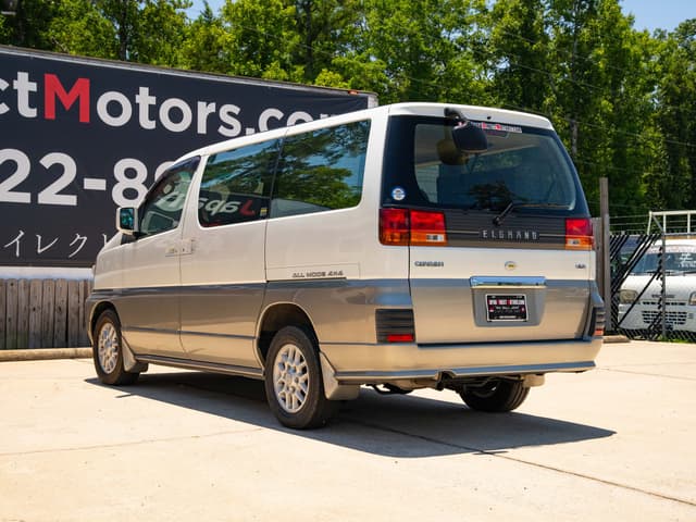 1999 Nissan Elgrand JDM car for sale — photo 9 of 18