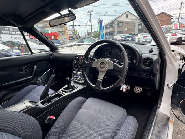 1992 Mazda Roadster (Eunos Roadster / MX-5) JDM car for sale — photo 20 of 25