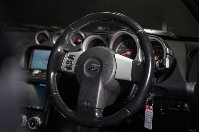 2007 Nissan Fairlady Z JDM car for sale — photo 14 of 17
