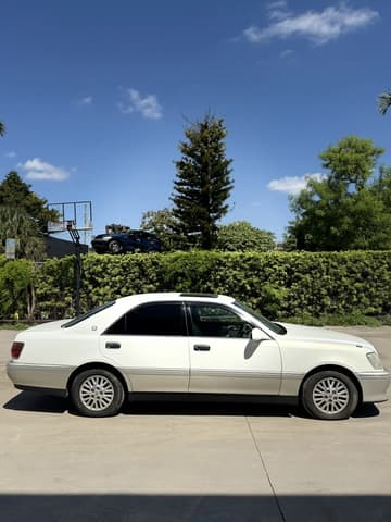 2001 Toyota Crown JDM car for sale — photo 4 of 14