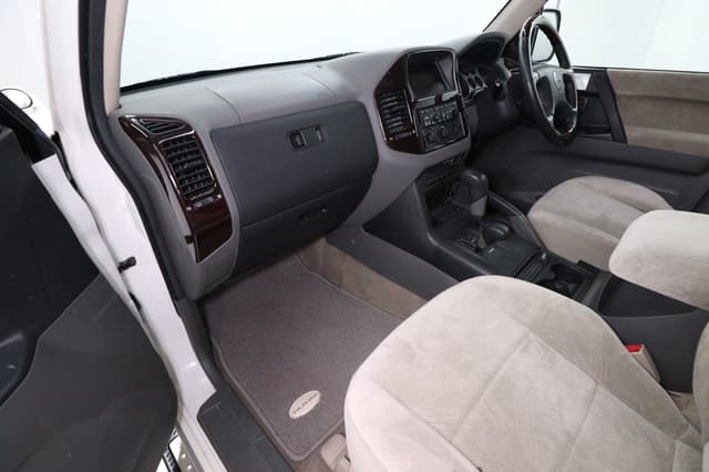 2000 Mitsubishi Pajero JDM car for sale — photo 16 of 25