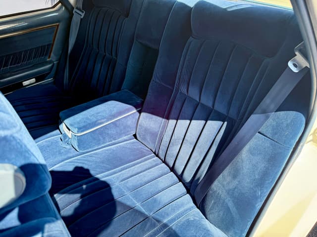 1982 Toyota Crown JDM car for sale — photo 18 of 25