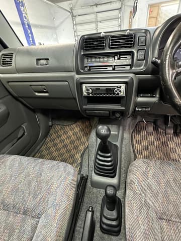 1999 Suzuki Jimny JDM car for sale — photo 10 of 25