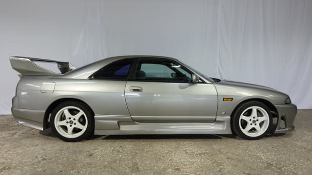 1998 Nissan Skyline JDM car for sale — photo 4 of 9