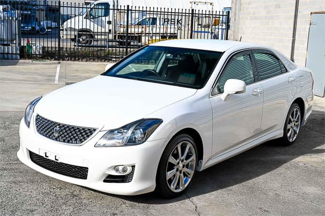 2010 Toyota Crown JDM car for sale — photo 5 of 22