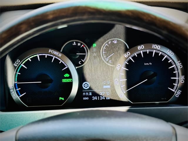 2012 Toyota Vellfire JDM car for sale — photo 17 of 25