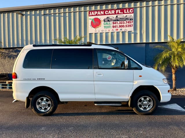 1998 Mitsubishi Delica JDM car for sale — photo 4 of 19
