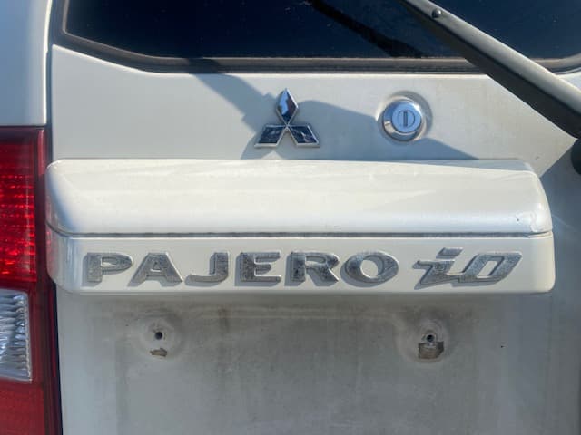 2006 Mitsubishi Pajero JDM car for sale — photo 14 of 25