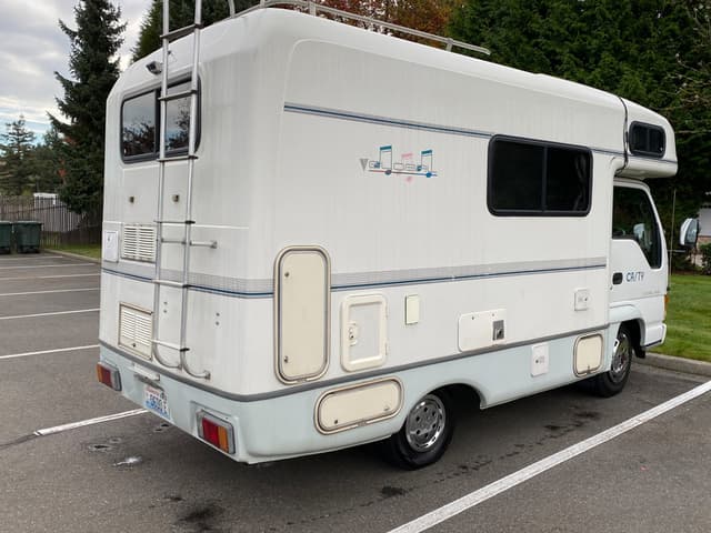 1996 Isuzu Elf JDM car for sale — photo 4 of 10