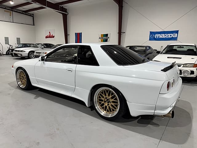 1995 Nissan Skyline JDM car for sale — photo 3 of 23