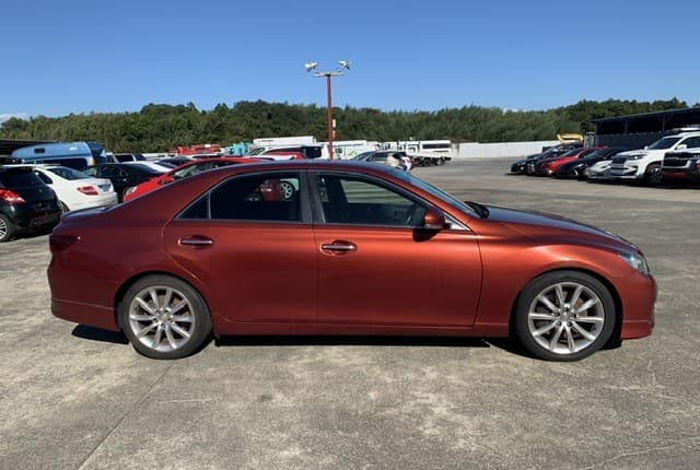 2010 Toyota Mark X JDM car for sale — photo 5 of 25