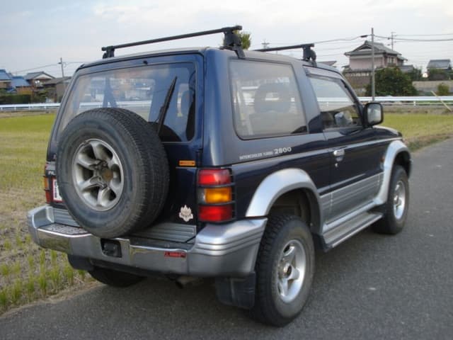 1996 Mitsubishi Pajero JDM car for sale — photo 2 of 5
