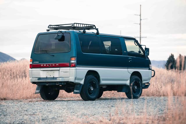 1993 Mitsubishi Delica JDM car for sale — photo 7 of 22