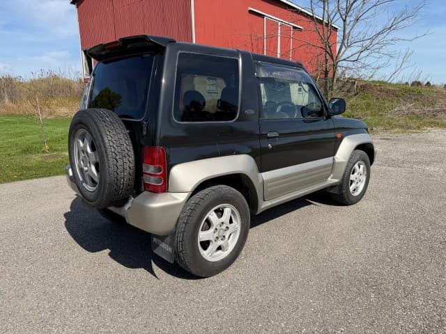1997 Mitsubishi Pajero JDM car for sale — photo 4 of 25