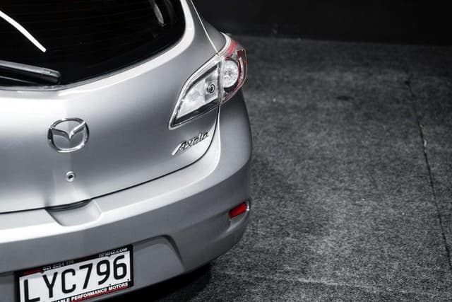 2012 Mazda Axela JDM car for sale — photo 8 of 17