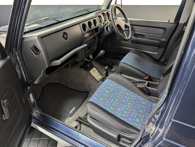 1996 Suzuki Jimny JDM car for sale — photo 17 of 25