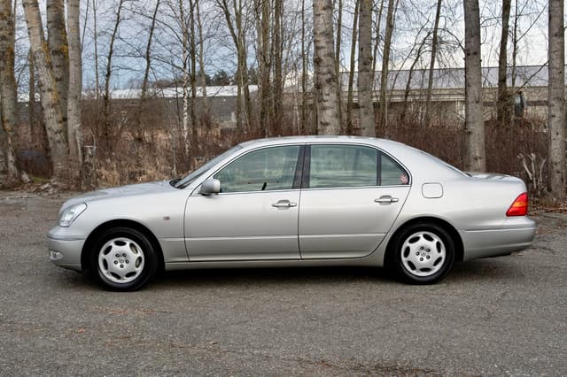 2001 Toyota Celsior JDM car for sale — photo 4 of 18