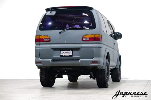 1995 Mitsubishi Delica JDM car for sale — photo 8 of 25