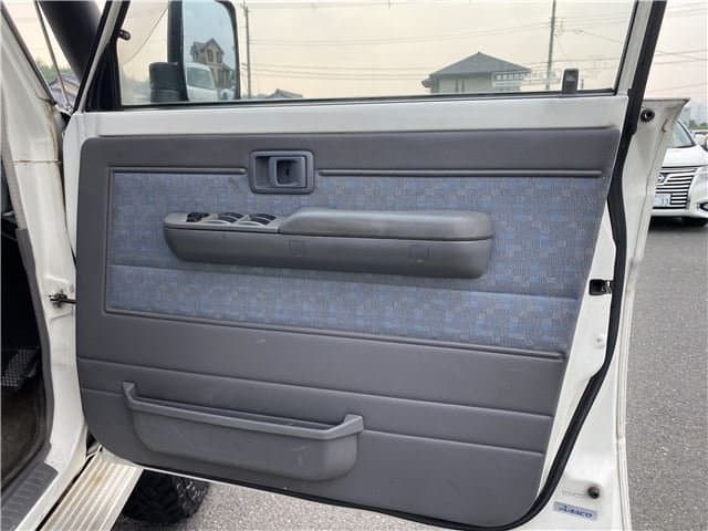 2001 Toyota Land Cruiser JDM car for sale — photo 17 of 21