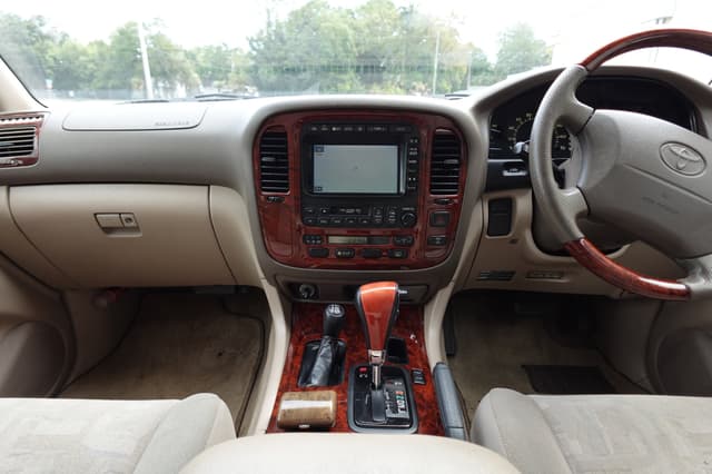 2000 Toyota Land Cruiser JDM car for sale — photo 13 of 17