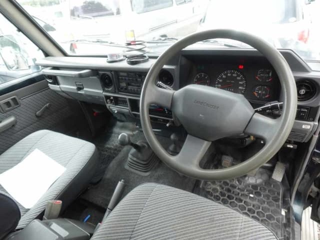 1993 Toyota Land Cruiser JDM car for sale — photo 18 of 23