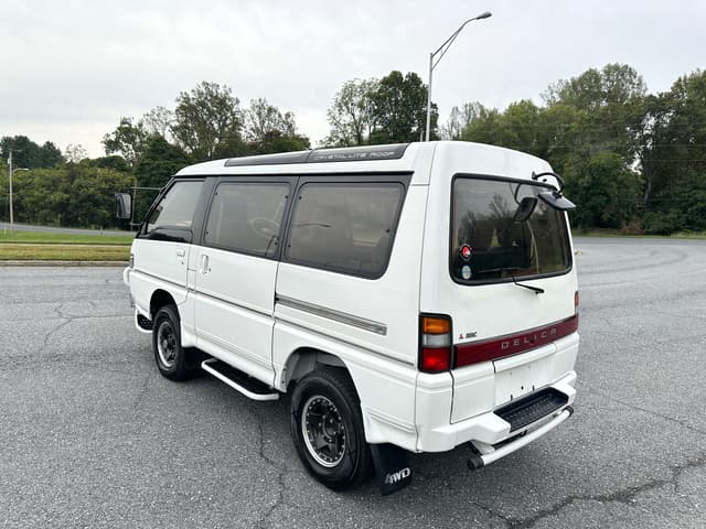 1991 Mitsubishi Delica JDM car for sale — photo 5 of 10