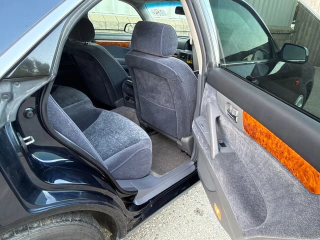 2001 Nissan Gloria JDM car for sale — photo 13 of 22