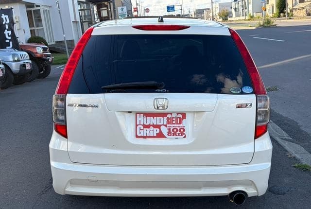 2007 Honda Stream JDM car for sale — photo 9 of 25