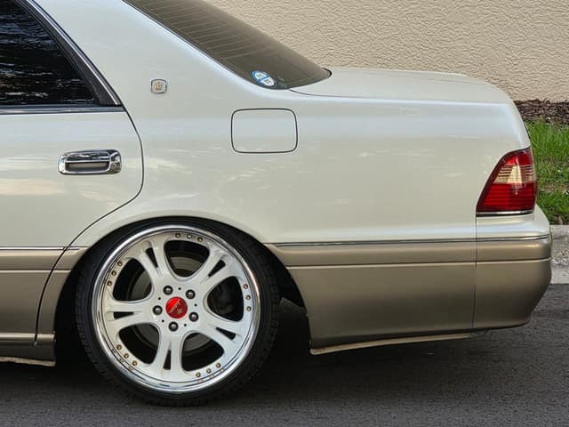 1996 Toyota Crown JDM car for sale — photo 25 of 25