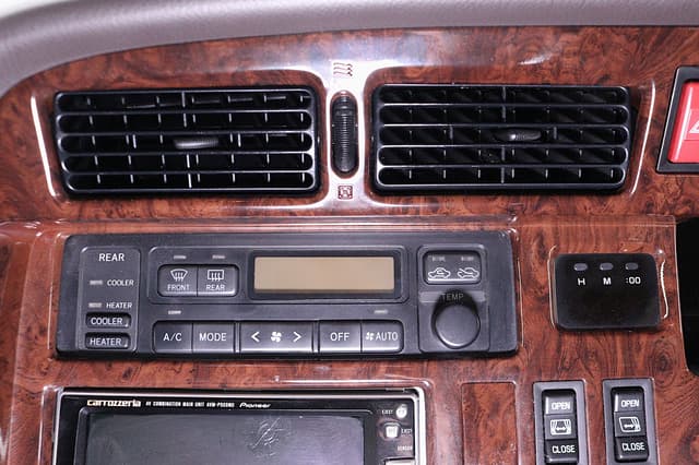 1997 Toyota HiAce JDM car for sale — photo 12 of 25
