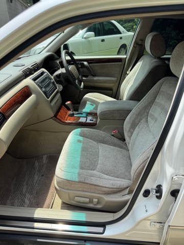 1999 Toyota Crown JDM car for sale — photo 22 of 25