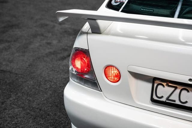 2001 Toyota Altezza JDM car for sale — photo 5 of 19